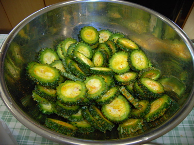 グルハギ:カレラ・マサラフライ、ゴーヤーのスパイス揚げ