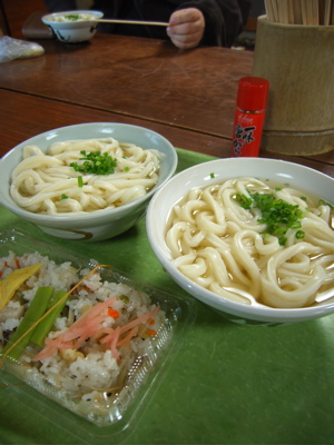 田村神社日曜市：かけ＋ちらし寿司