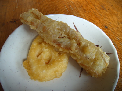 灸まんうどん：テンプラ