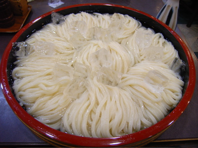 扇矢(高羽店)：たらいうどん(8玉)